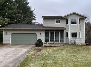 E10471 Pine Circle, Prairie Du Sac, WI 53578