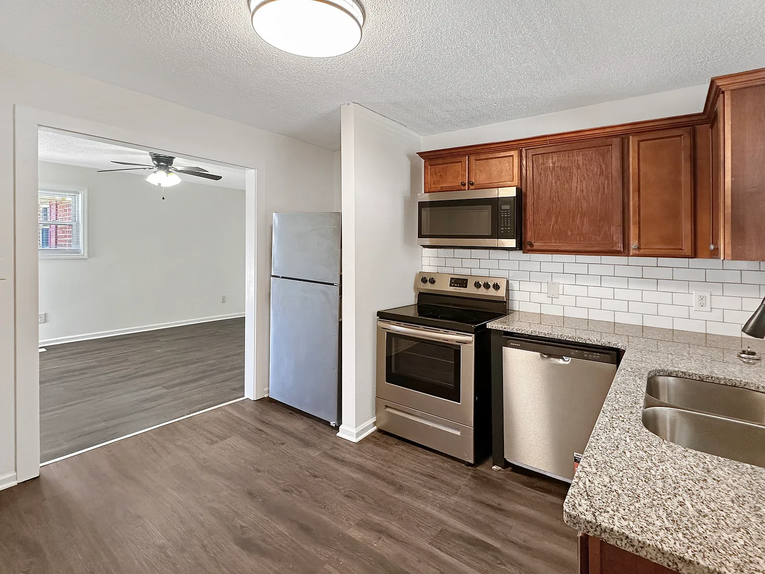 2 bed, $960 — Photo 4