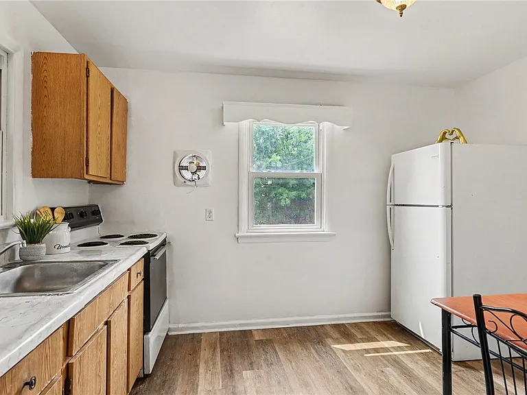 1709 South Ave — Photo 5