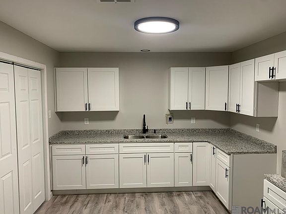 3rd image of 3605 Thomas Dr
