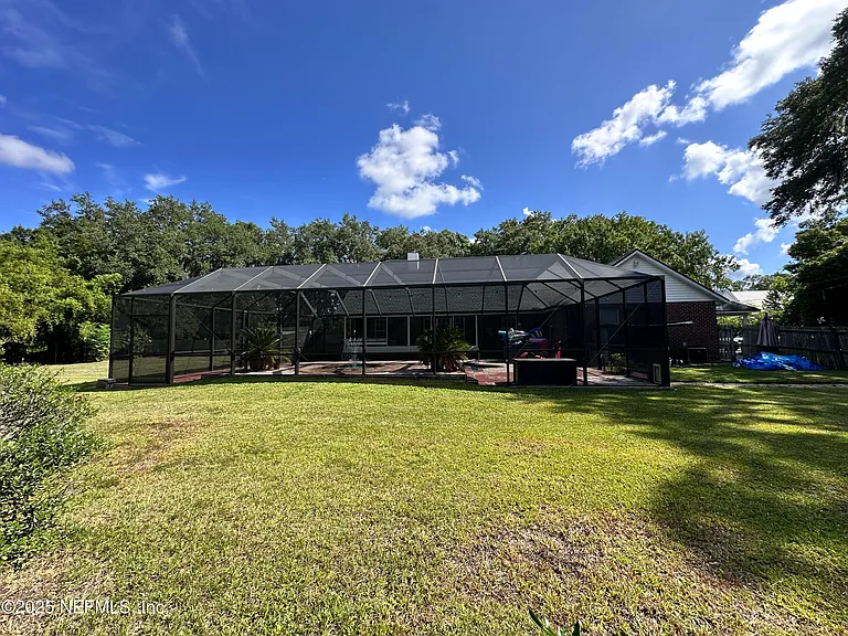 22490 Pine St — Photo 17