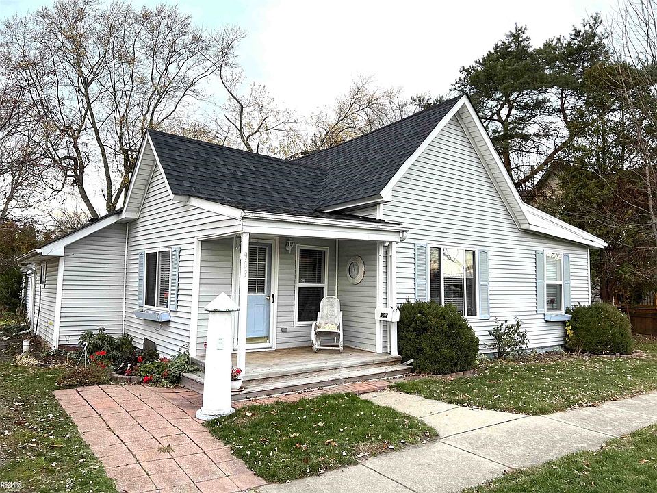 1st image of 903 Saint Clair Blvd