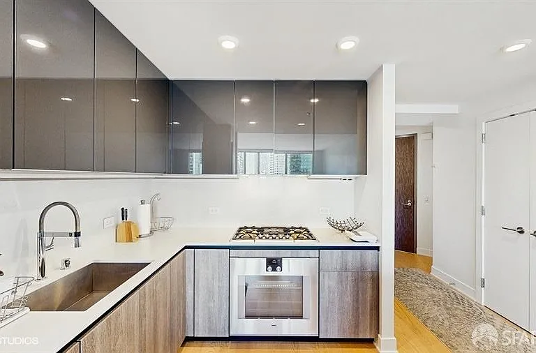 338 Main St #18H — Photo 6
