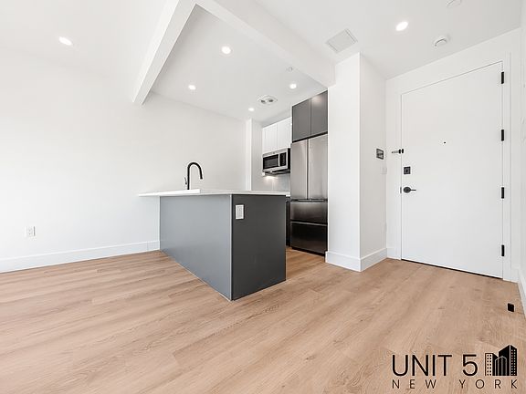 3rd image of 23 Spencer Pl #6A