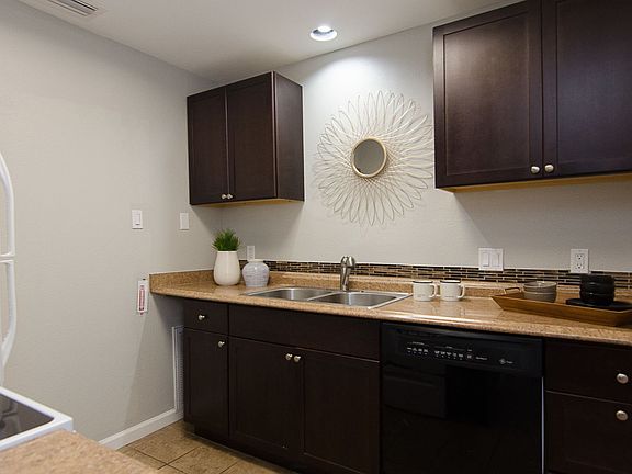 3rd image of 2529 Rio Grande St APT 39