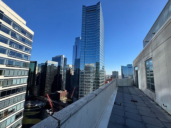 5th image of 230 N Canal St #3601