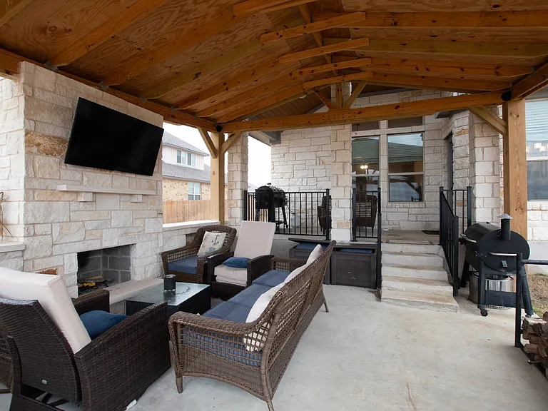 1756 Meadow Crest Dr — Photo 31