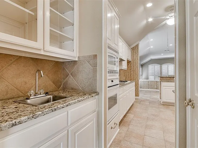 11700 Lemens Spice Cv — Photo 20