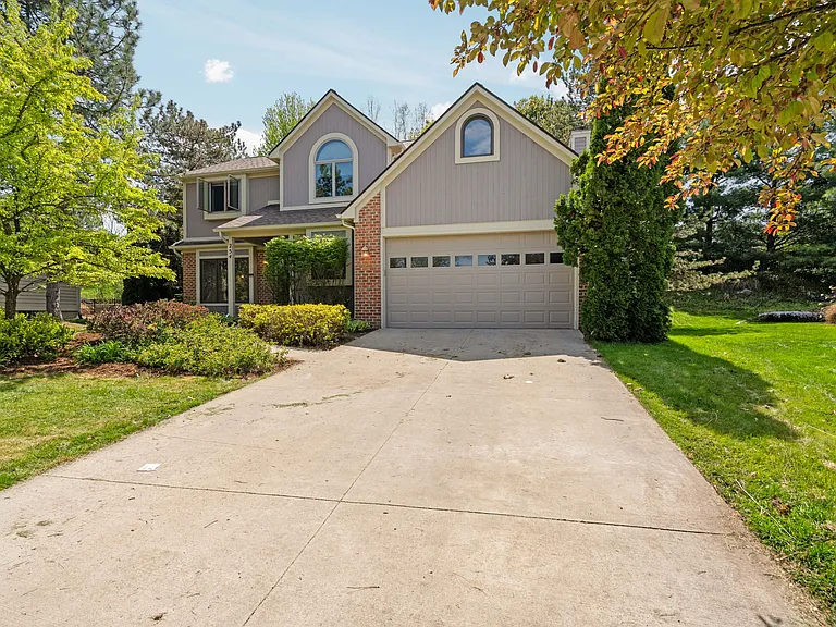 254 Hunters Trl — Photo 1