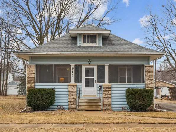 912 Denver St, Waterloo, IA 50702