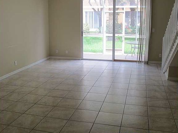 2nd image of 1605 Veracruz Ln