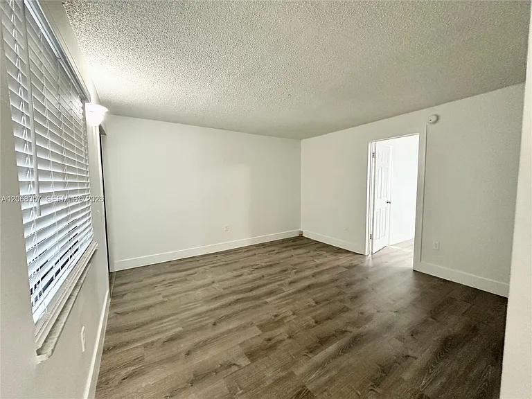 529 SW 4th St #303 — Photo 3