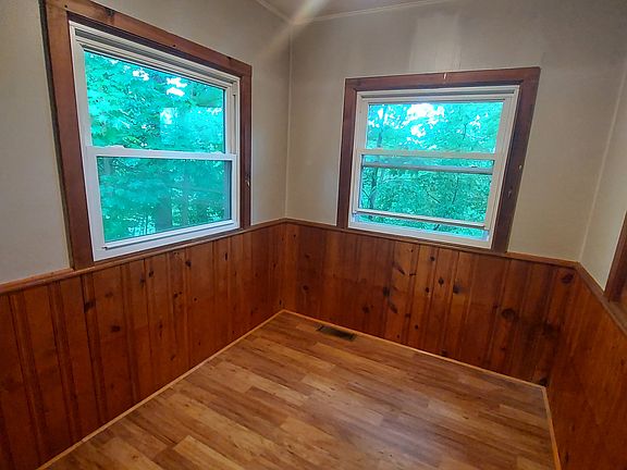 4th image of 36 Claremont Trl
