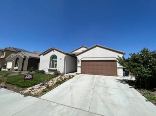 1402 W Porter Ave, Visalia, CA 93291