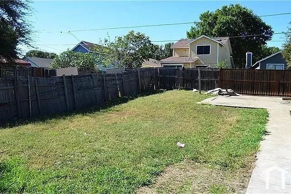 2315 Summit Ln — Photo 1