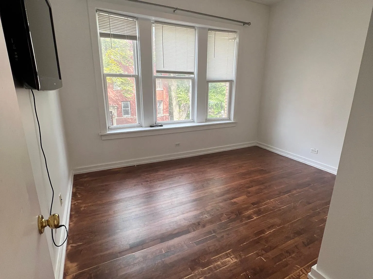 3213 W Beach Ave — Photo 3