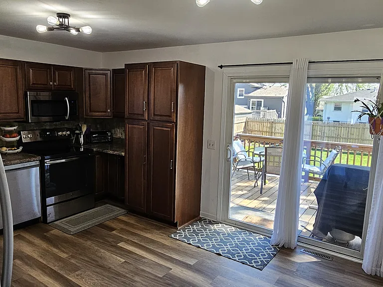 20245 Gateway Rd — Photo 7