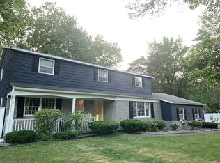 3 Rodriso Ct, Clifton Park, NY 12065