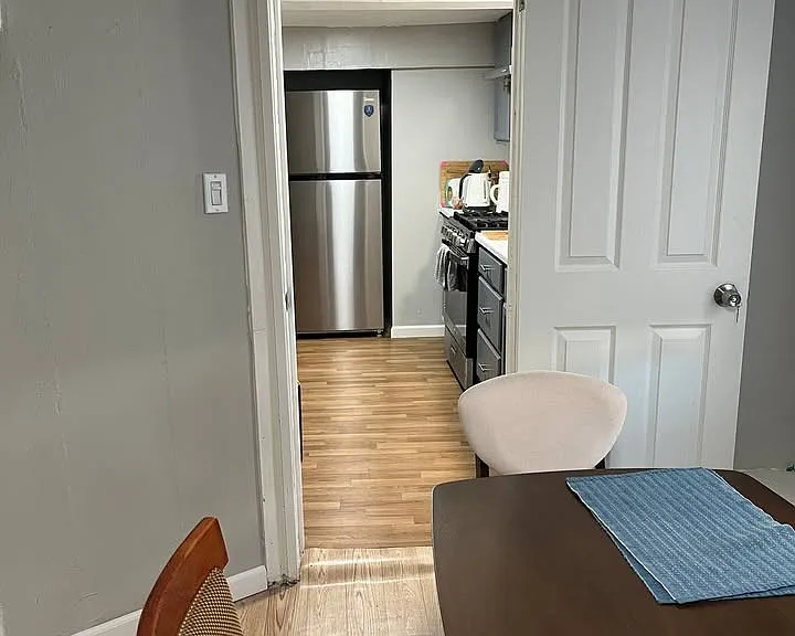 1722 Lexington Ave — Photo 3