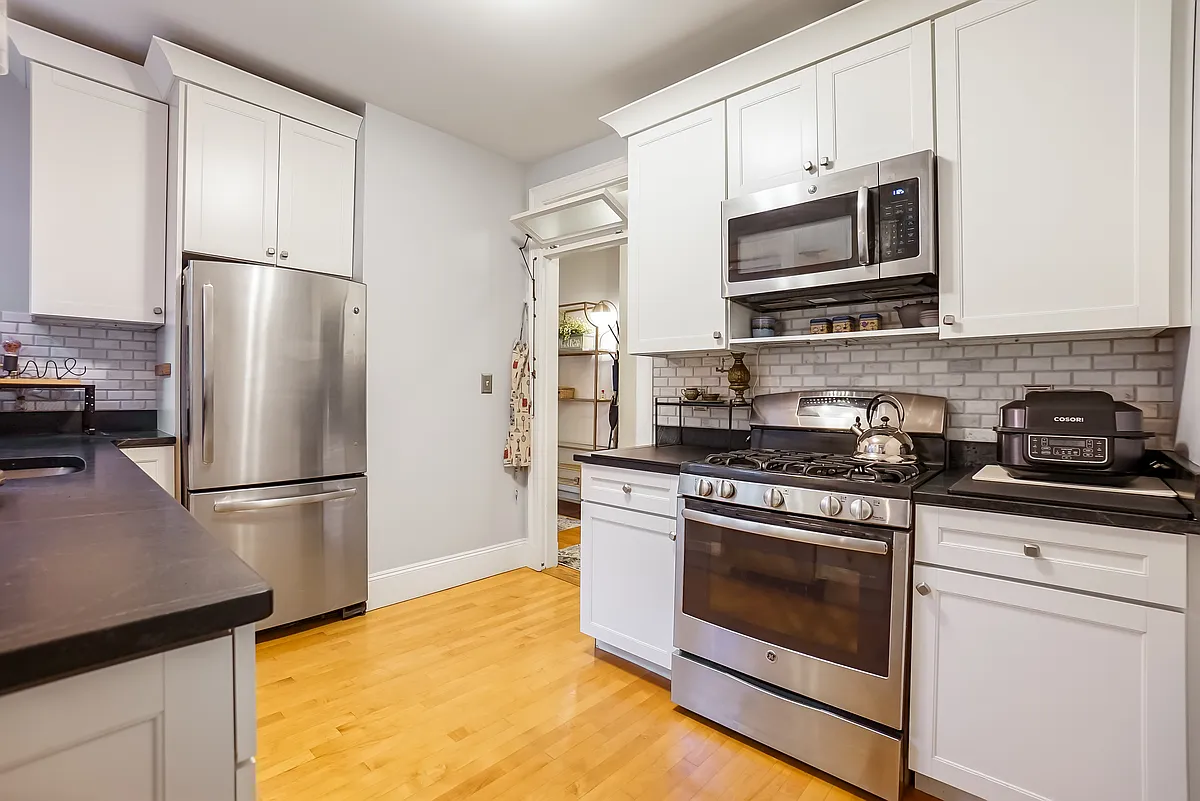 Building Photo - 569 Franklin St #6