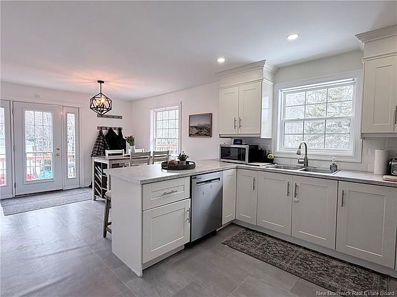 5th image of 261 McKinnon Rd