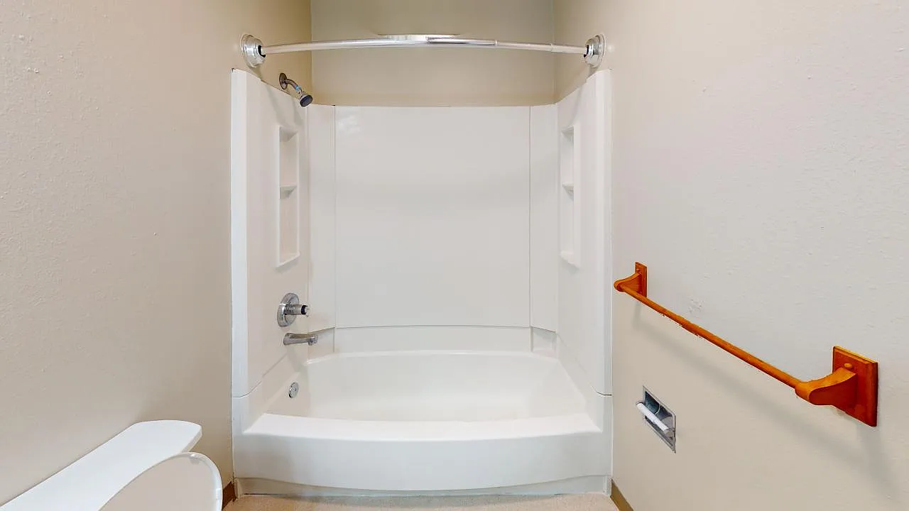 2 bed, $1,150 — Photo 3