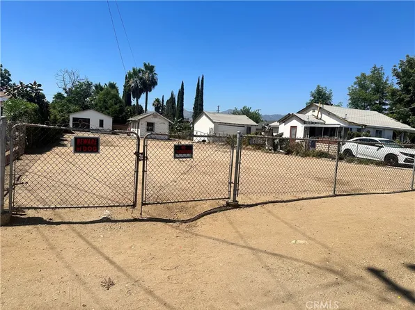 14075 Chamberlain St, San Fernando, CA 91340