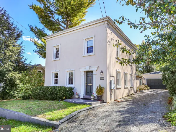 506 Hawke St, Fredericksburg, VA 22401