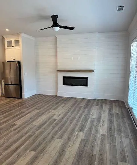 319 Orchid St — Photo 2