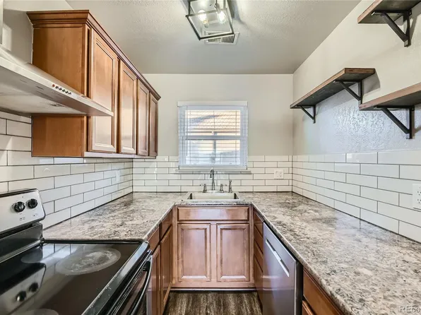 225 E 8th Avenue #F11, Longmont, CO 80504