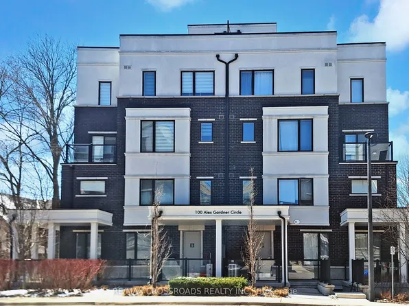 100 Alex Gardner Cir Unit 10, Aurora, ON L4G 3G5