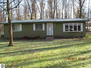 542 Yellow Stone Rd, Cadillac, MI 49601