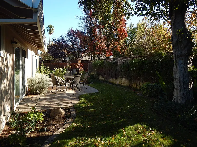 1209 Evans Ct — Photo 25