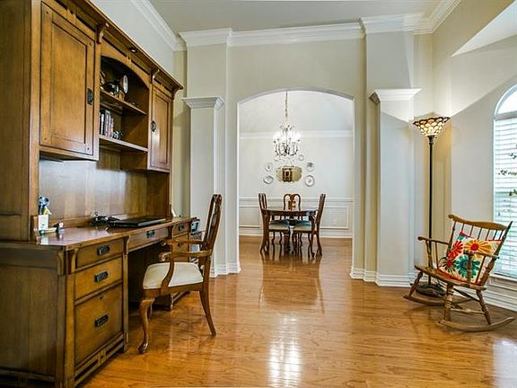 5th image of 945 Scarlett Dr