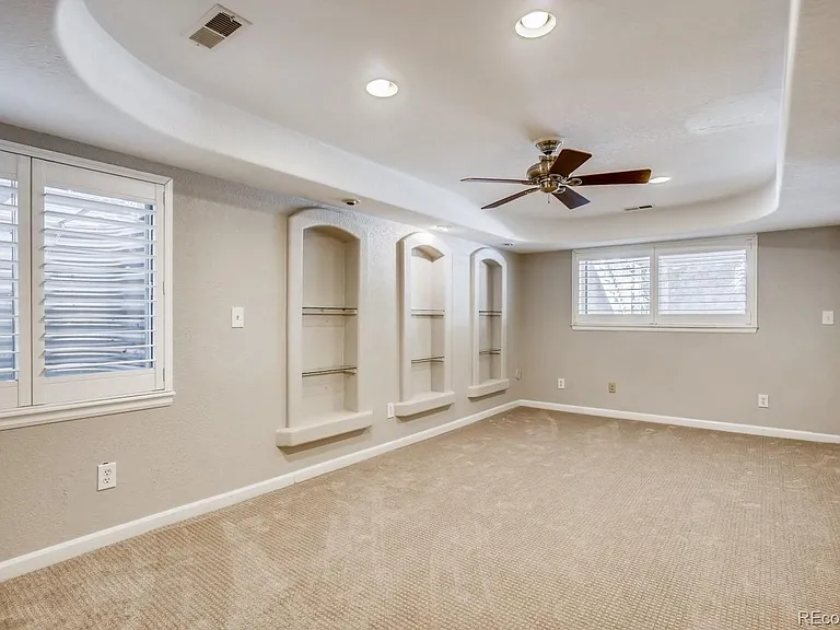 2421 S Waco Ct — Photo 17