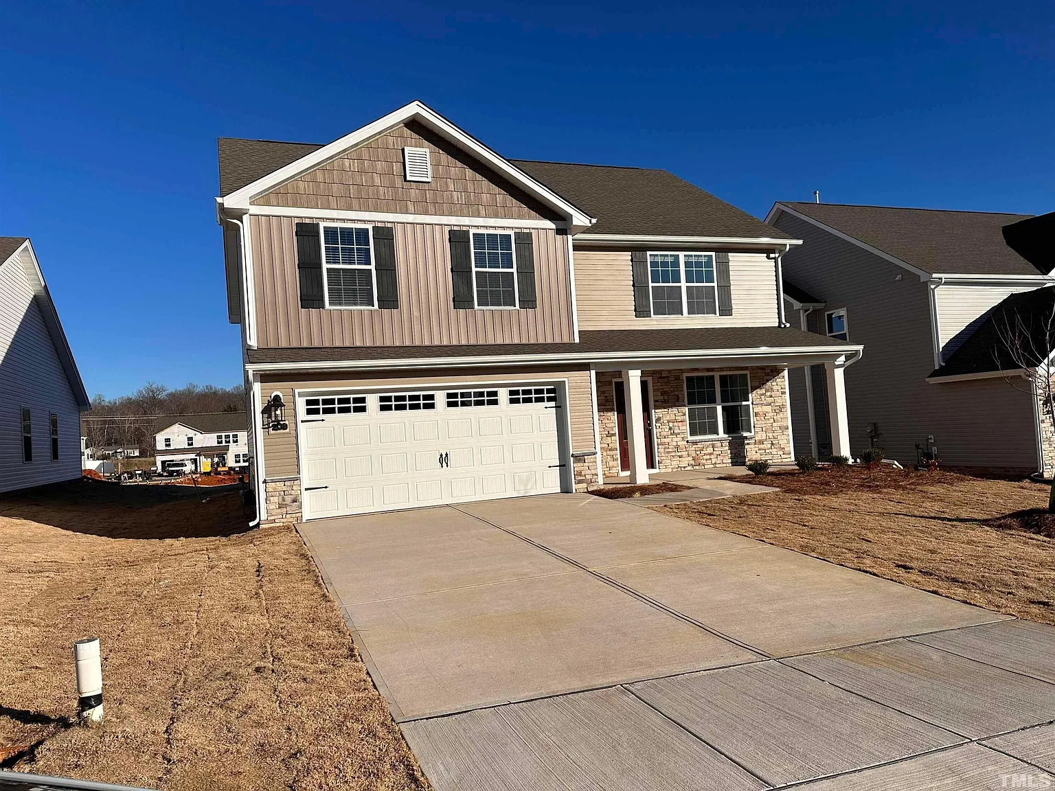 5 bed, 3.0 bath, 2500 sqft, $2,750 — Photo 3