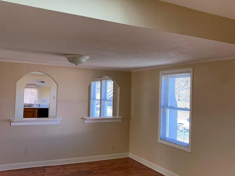 20 Spring Dr — Photo 5