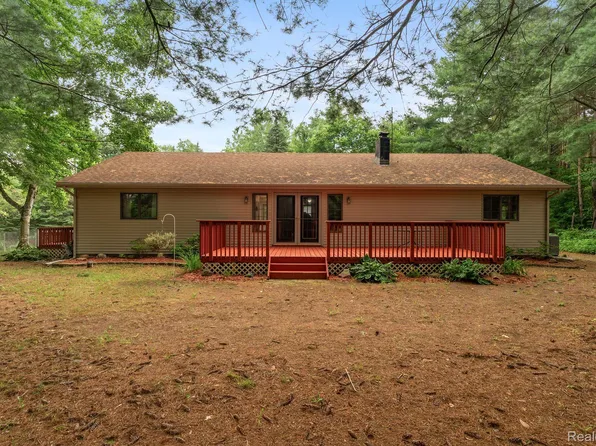 7616 Cribbins Rd, Jeddo, MI 48032