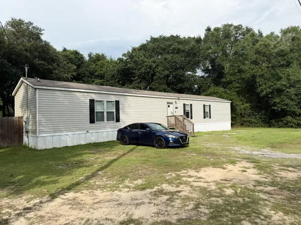 2150 Caswell Rd, Defuniak Springs, FL 32433