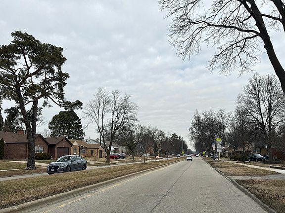 4th image of 147 N Wolf Rd