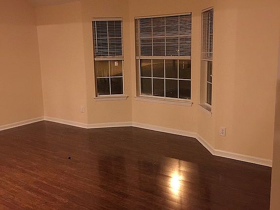 2nd image of 4789 Centurian Way Vw
