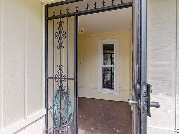 5th image of 44 Lake Park Cir