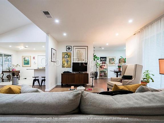 4th image of 6117 Reicher Dr