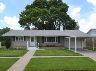 305 Highland Ave, Bertrand, NE 68927