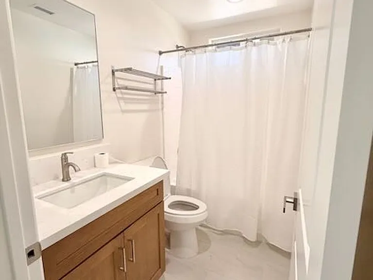 Spacious 3BR/2BA Home with Open Floor Plan, Garage & Washer/Dryer — Photo 71