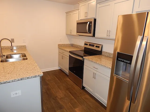 207 Oakmont Valley Trl — Photo 9