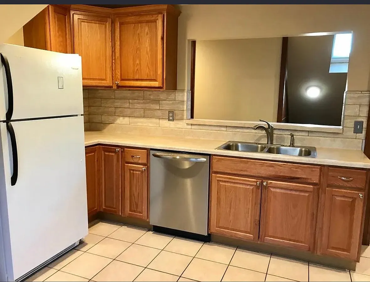 1 bed, 1200 sqft, $1,250 — Photo 2