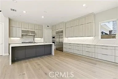 5 bed, 3411 sqft, $9,500 — Photo 3