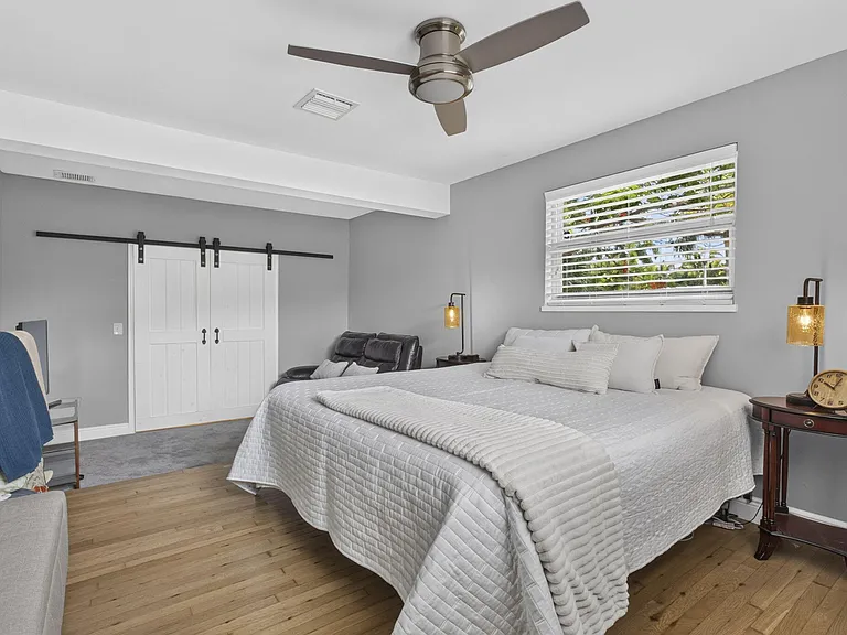 338 Hunter St — Photo 34
