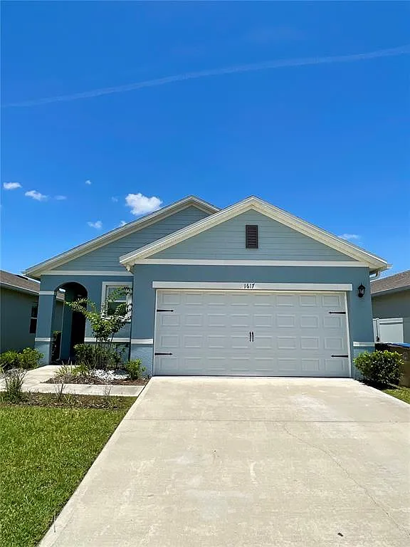 3 bed, 2.0 bath, 1516 sqft, $2,200 — Photo 1